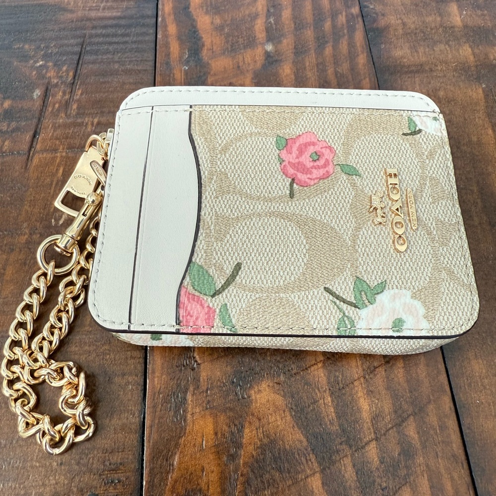 NWT Coach Zip Card Holder with Gold Chain in Signature Canvas with Floral Print